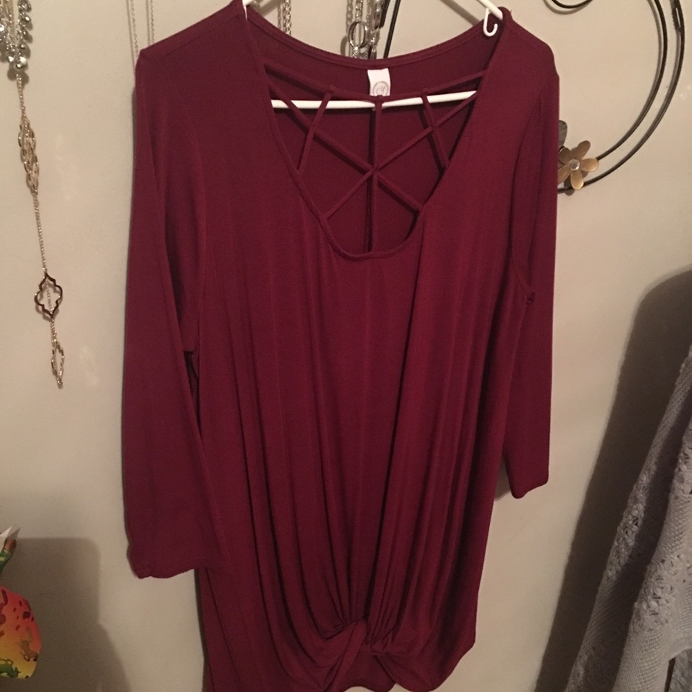 Burgundy 3/4 sleeve top